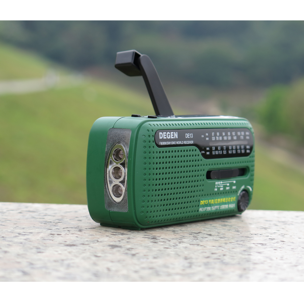 DEGEN DE13 懐中電灯 FM 太陽目覚まし時計ラジオ - Emergency Radio Solar のレビューと価格